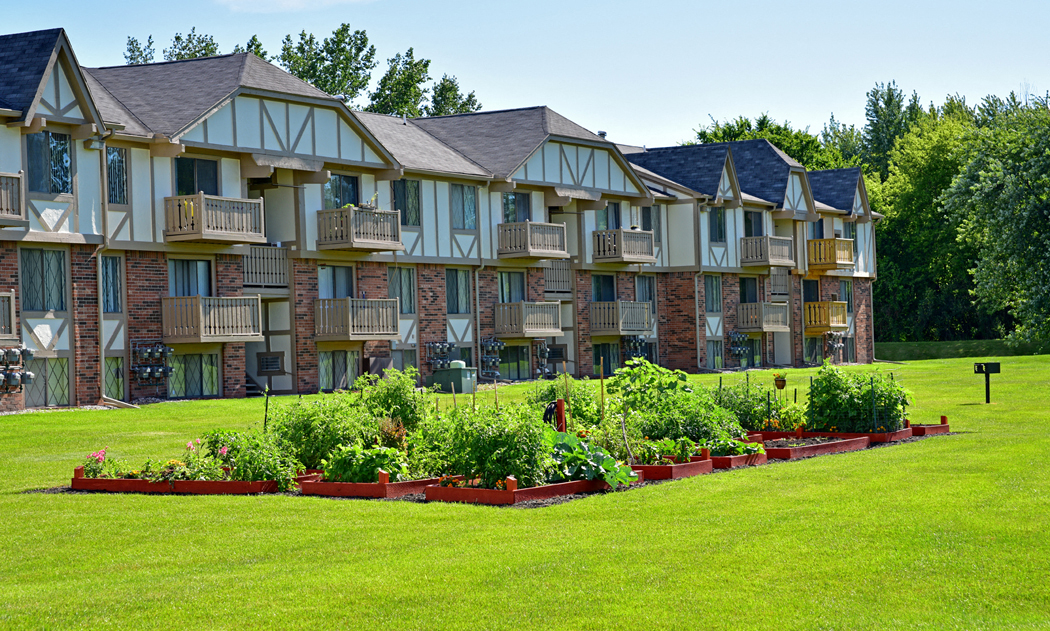 Huntington Place Apartments, 837 N. Scheurmann Road, Essexville, MI